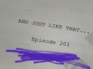 Ранее Паркер опубликовала фото сценария, на котором было название сериала-продолжения "И просто так..." и номер эпизода 201, над которым она работала