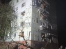 Наслідки нічного обстрілу Запоріжжя - зруйнована багатоповерхівка