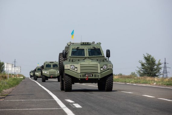 Петро Порошенко повідомив про закупівлю для потреб ЗСУ партії бронемашин Spartan.