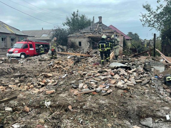 Від російського обстрілу постраждали приватні будинки у центрі Слов’янська