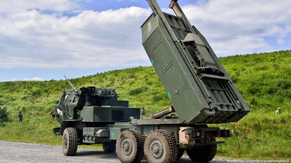 1 октября в Украину приехали четыре дополнительных системы HIMARS. Это хорошие времена для Украины и плохие для россиян, сообщил министр обороны Алексей Резников в Twitter. Он поблагодарил президента Соединенных штатов Джо Байдена, министра обороны Ллойда Остина и весь американский народ.