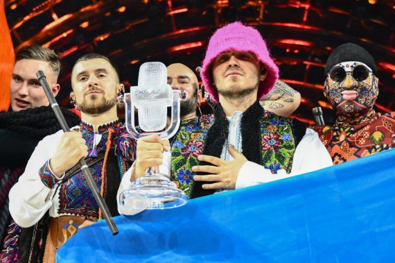 После победы на "Евровидении-2022" украинская группа Kalush Orchestra отправилась в тур по странам Европы