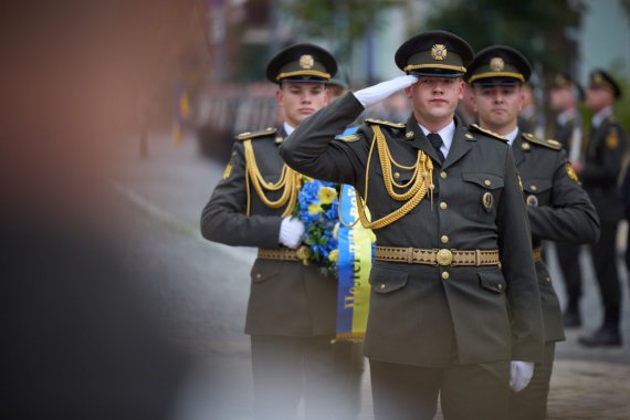 Президент Владимир Зеленский 14 октября почтил память воинов, отдавших жизнь, защищая родную землю