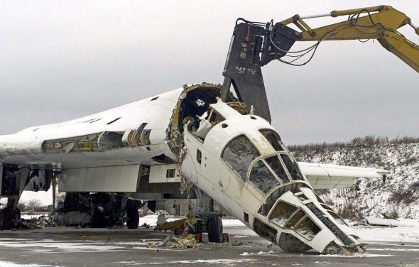 Знищення українського літака Ту-160 на авіабазі в Прилуках