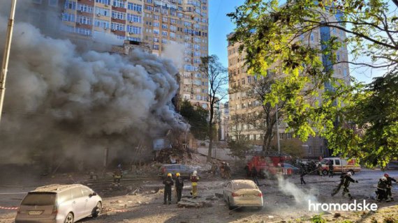 Наслідки ударів по Києву вранці 17 жовтня, які завдали російські окупанти дронами-камікадзе