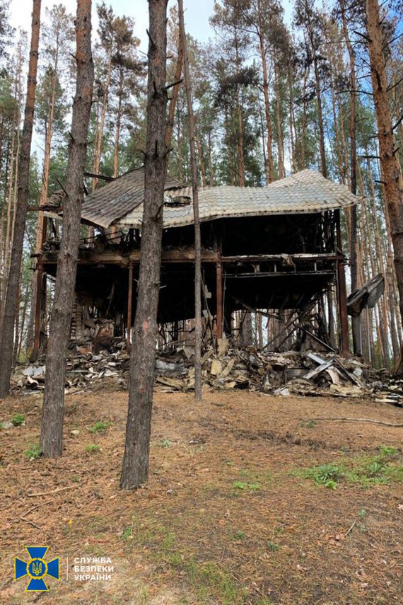 Двоє військових російського Головного управління розвідки і найманці приватної військової компанії скоювали звірства на Харківщині.