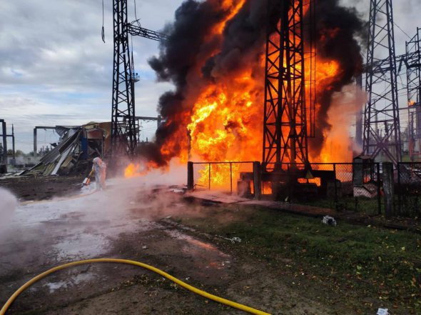Президент Владимир Зеленский показал фото последствий одного из российских ударов по критической инфраструктуре Украины
