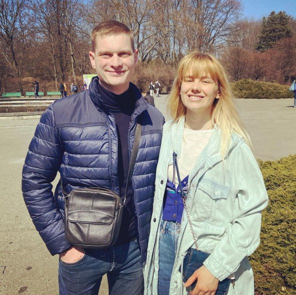 Альона Алимова з братом Олексієм у 2021 році