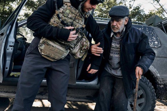 Президент Володимир Зеленський показав нові щемливі кадри війни та боротьби українців