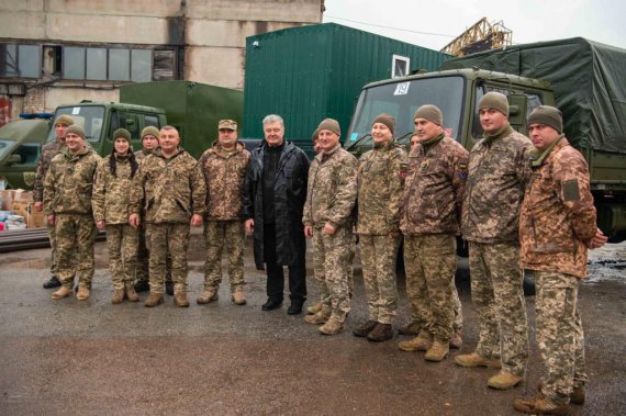 Петро Порошенко побував у кількох підрозділах десантників