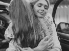 Брежнева  обнимает старшую дочь Соню