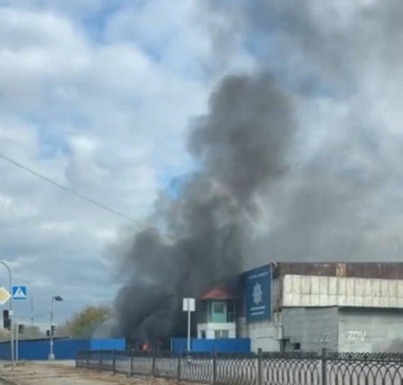 28 октября вспыхнул пожар возле захваченного россиянами здания полиции во временно оккупированном Херсоне.