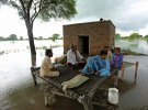 Смертоносные наводнения в Пакистане унесли 1,7 тыс. жизней