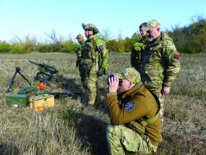 Українські військові проводять стрільби з гранатомета. – Треба відпрацювати деякі моменти з балістики, –  каже Сергій ”Агроном”