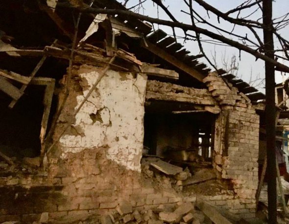 Російський снаряд прилетів прямо у житловий будинок.