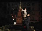 У Житомирі демонтували бюст російському письменнику Олександру Пушкіну