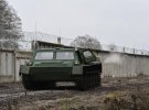 Украина начала строительство стены на границе с Белоруссией. Возводится железобетонный забор с колючей проволокой, ров, насыпь. 