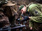 Воїни-артилеристи 93-ї бригади "Холодний Яр" невтомно відбивають український Соледар на Донеччині.