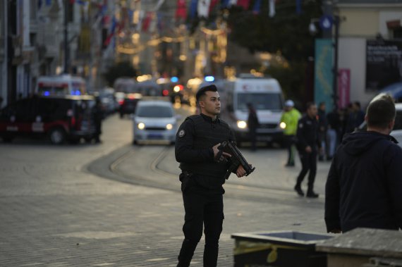 За попередніми даними у Стамбулі загинули чотири особи