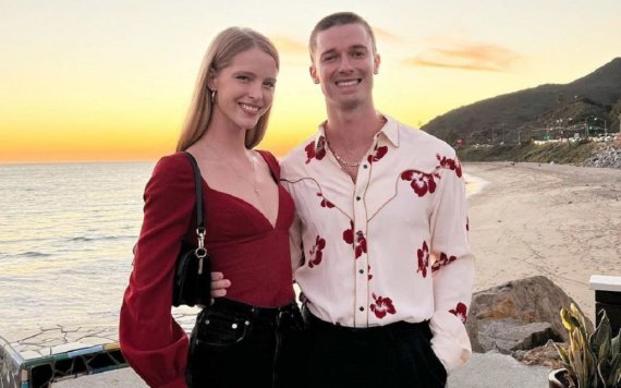 Патрік Шварценеґґер показав фото з дівчиною Еббі Чемпіон