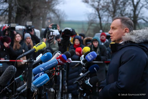 Президент Польши Анджей Дуда в селе Пшеводув Люблинского воеводства, где 15 ноября упала ракета.