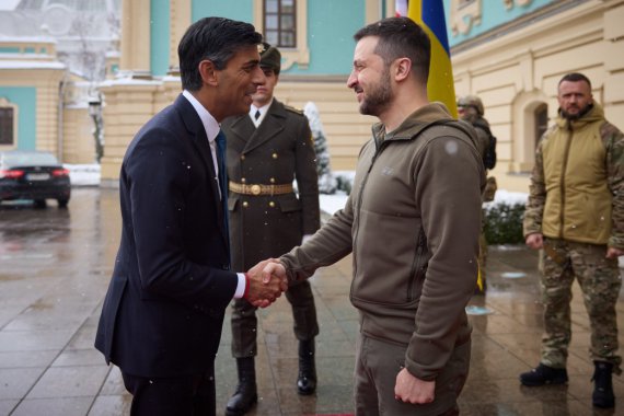 Президент Украины Владимир Зеленский провел встречу с премьер-министром Великобритании Риши Сунаком, впервые прибывшим в нашу страну с визитом