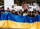 "Слава Украине!" — мощно звучит на улицах Галифакса благодаря украинскому обществу, которое вышло на митинг против тирании и агрессии России.