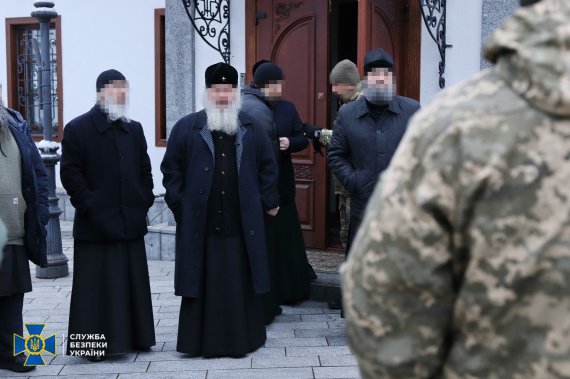 СБУ проводит меры безопасности в Киево-Печерской лавре