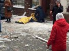 Российские террористы обстреляли жилой дом в Киевской области.