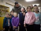 Президент Владимир Зеленский приехал в Вышгород Киевской области. Встретился с детьми.