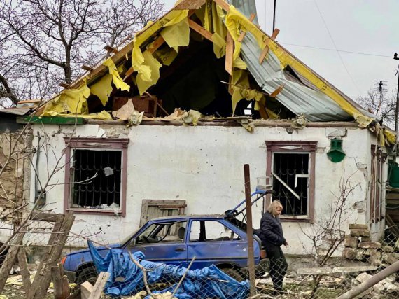 Наслідки ракетного обстрілу мирного кварталу Дніпра