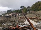 Через зсув на острові в Італії близько десятка людей зникли безвісти