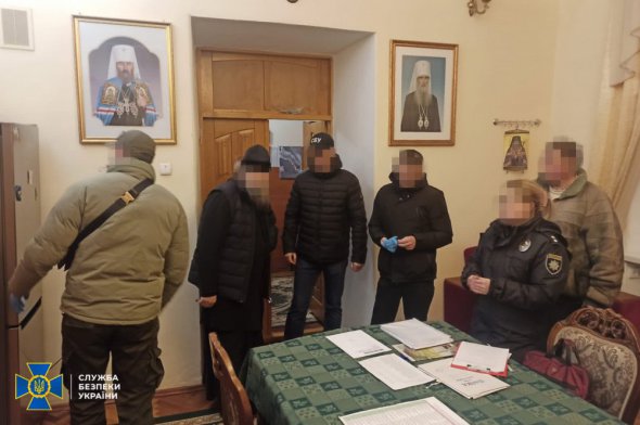 СБУ і Національна поліція обшукали Почаївську духовну семінарію і Івано-Франківську єпархію РПЦ в Україні.