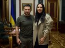 Певица Джамала встретилась с президентом Владимиром Зеленским в офисе. Джамала отправляется в Соединенные Штаты Америки, где встретится с американскими чиновниками.
