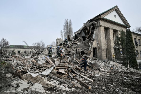 Наслідки обстрілу росіянами пологового відділення Вільнянської лікарні, внаслідок якого загинула дводенна дитина, Запорізька область 