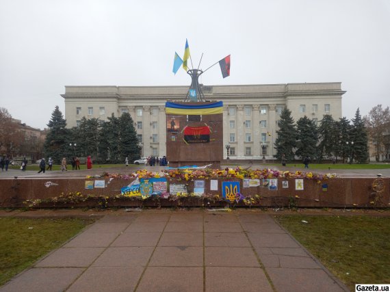 24 лютого російська армія перейшла адміністративний кордон Херсонської області з анексованим Кримом та розпочала окупацію регіону