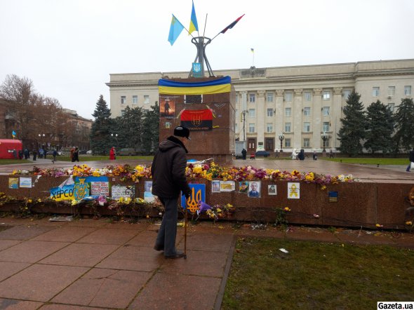 24 лютого російська армія перейшла адміністративний кордон Херсонської області з анексованим Кримом та розпочала окупацію регіону