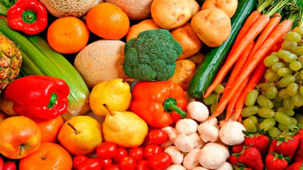 Додавати до кожного прийому їжі овочі, фрукти, зелень