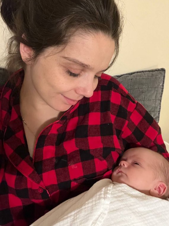 46-річний український режисер та громадський активіст Олег Сенцов вчетверте став батьком. Сина Дем'яна йому народила друга дружина Вероніка Вельч