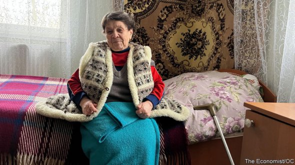 Женщина в доме престарелых в Фастове 