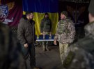 Президент Владимир Зеленский на Донбассе вручил награды украинским военным