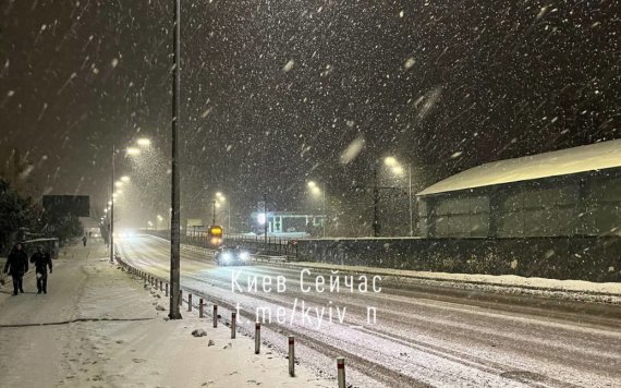 В Києві снігопад