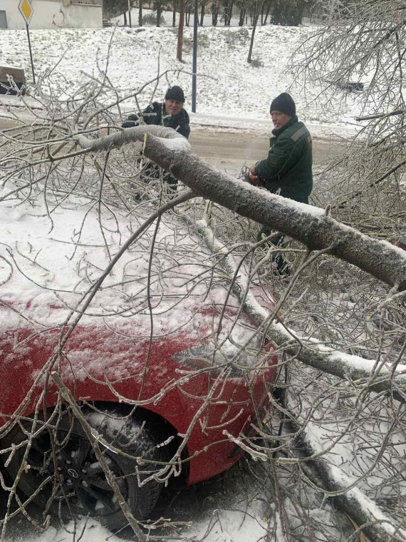 Львів продовжує потерпати від негоди