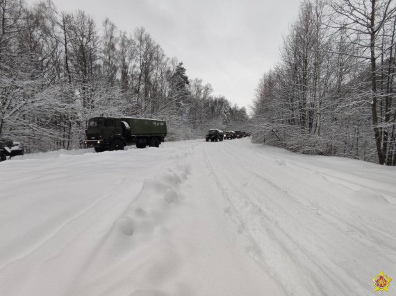 У Білорусі повертають військові підрозділи від українського кордону в місця дислокації