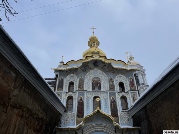 Більшість монастирських будівель і споруд мають архітектурні форми українського бароко