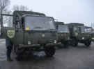 Петро Порошенко на східному фронті передав бійцям 15-ї окремої бригади артрозвідки три DAFи та два причепи