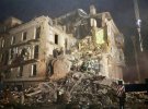 Российские террористы обстреляли жилой дом в Кривом Роге.