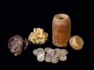Археологи нашли клад египетских монет