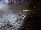 Щонайменше одна людина поранена, пошкоджені дві п'ятиповерхівки та приватні авто – такі наслідки обстрілу російською артилерією Курахового