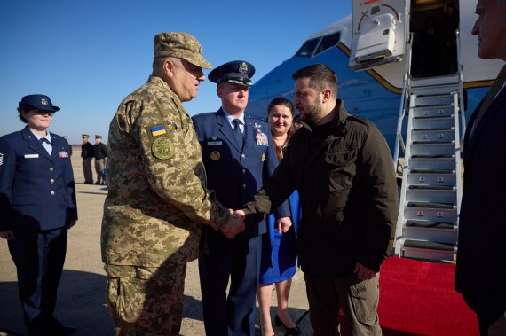 Президент Володимир Зеленський прибув з офіційним візитом у США